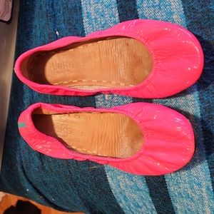 Hot pink tieks